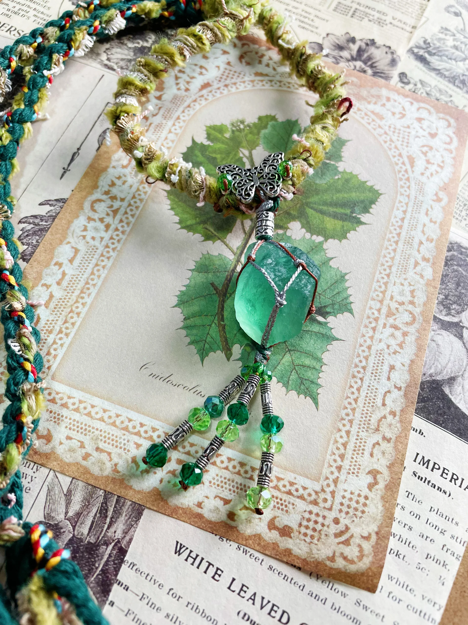 Motional Sle Coconut Crystal Stone Mesh Bag Pendant Multi-Color Hand-Woven Mixed Line Necklace