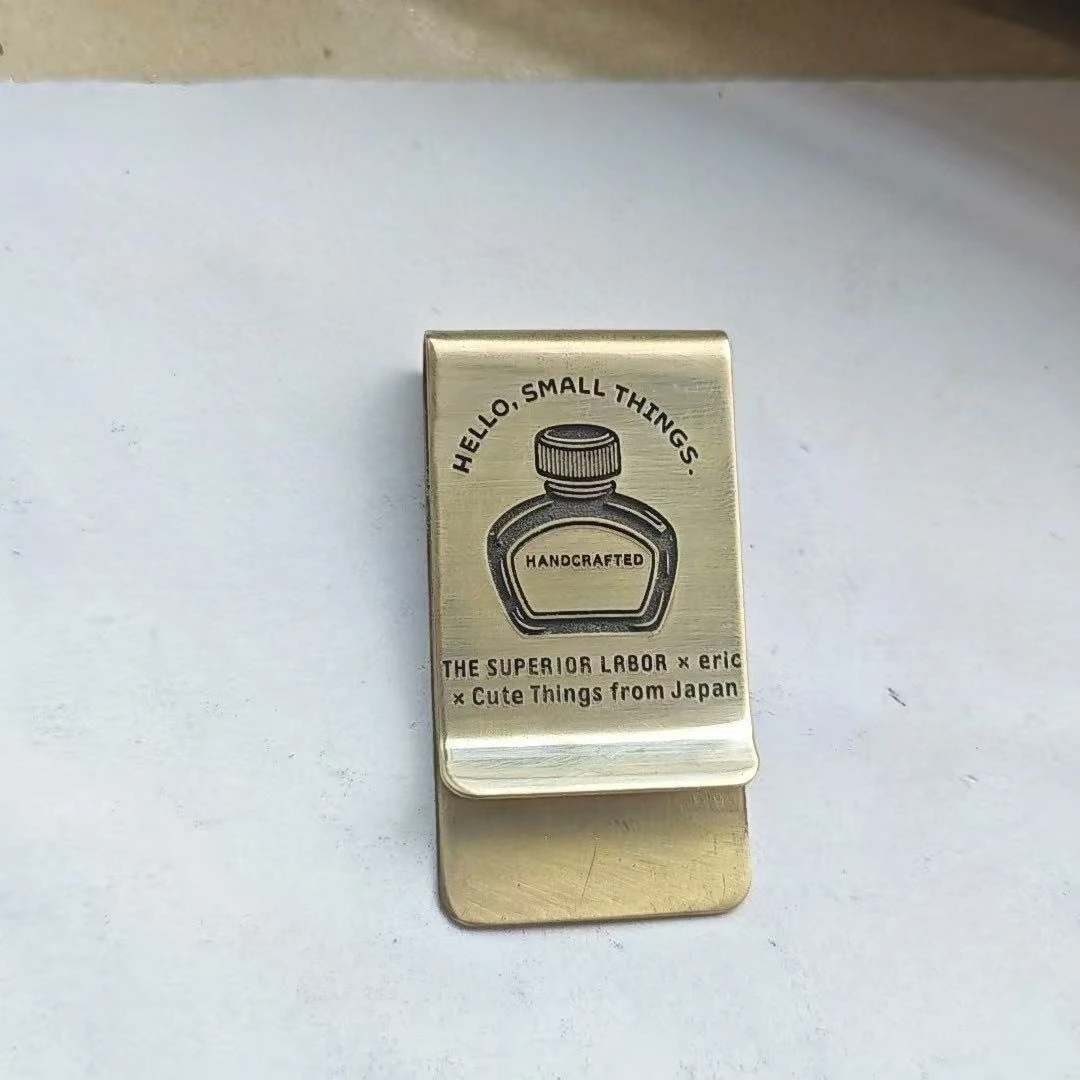 

Латунные скрепки с принтом