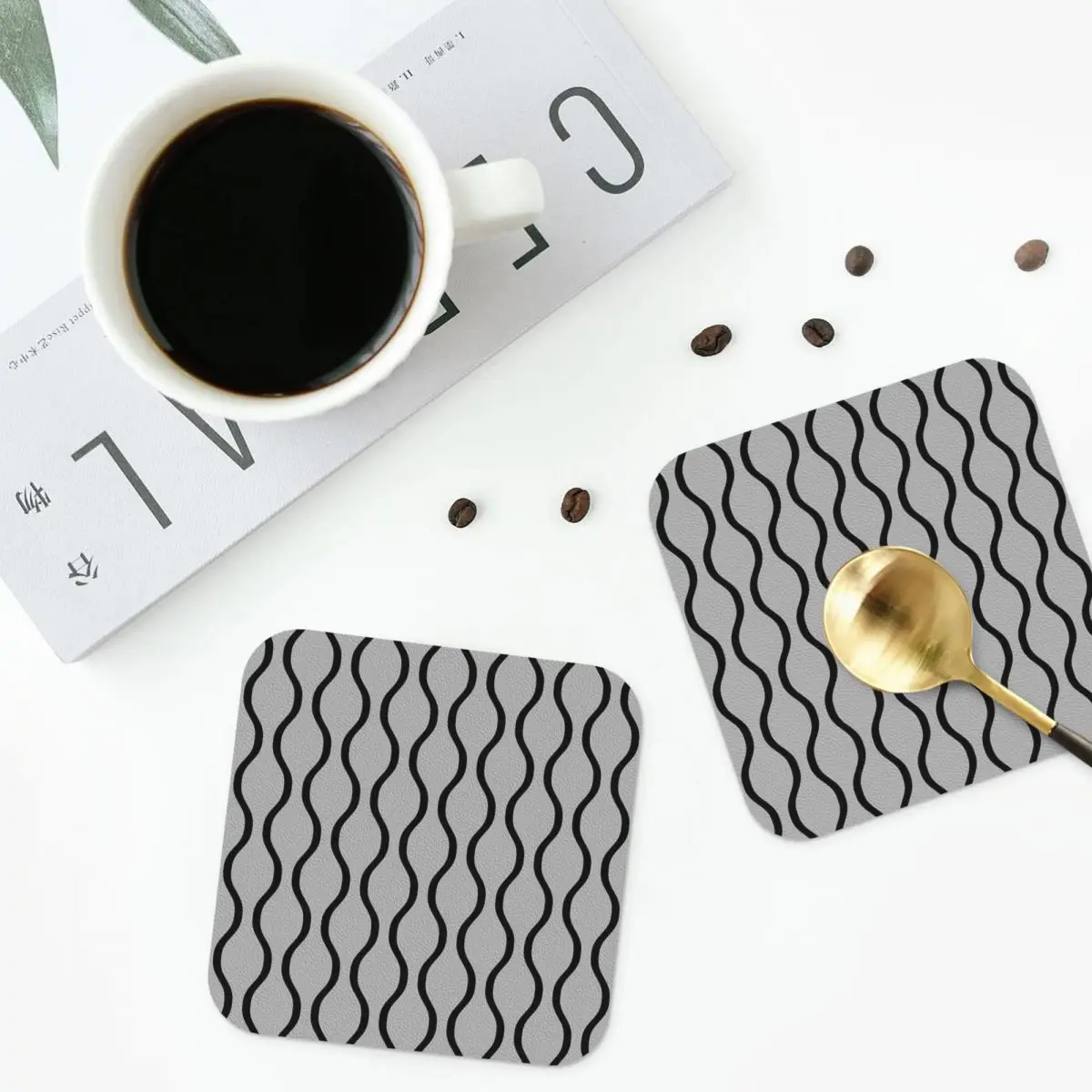 

Classic Ogee Stripe Pattern Coasters Leather Placemats Non-slip Insulation Coffee Mat for Decor Home Kitchen Dining Pad Set of 4