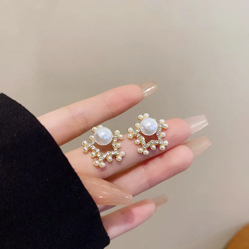 Retro Star Pearl Earrings For Women Korean Version High Sense Zircon Ladies Stud Earings Fashion Jewelry Accessories