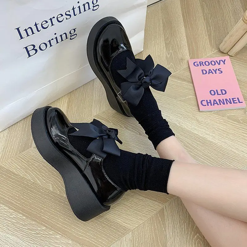 Lolita Shoes Platform Black High Heels Shoes Women Pumps Fashion Patent Leather Plarform Shoes Woman Round Toe Mary Jane Shoes