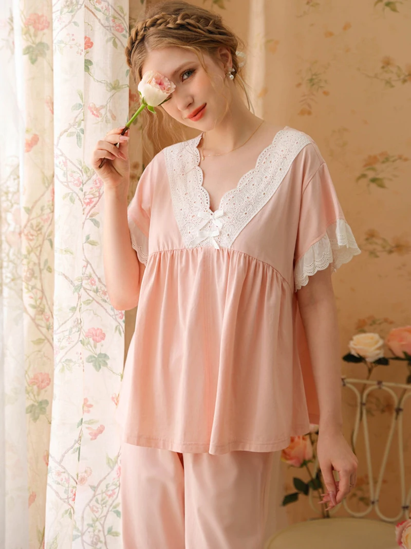 

Women Summer V-Neck Loungewear Short Sleeve Lace Tops Three-quarters Pants Two Piece Suit Cute Sweet Vintage Pajamas Sleepwear