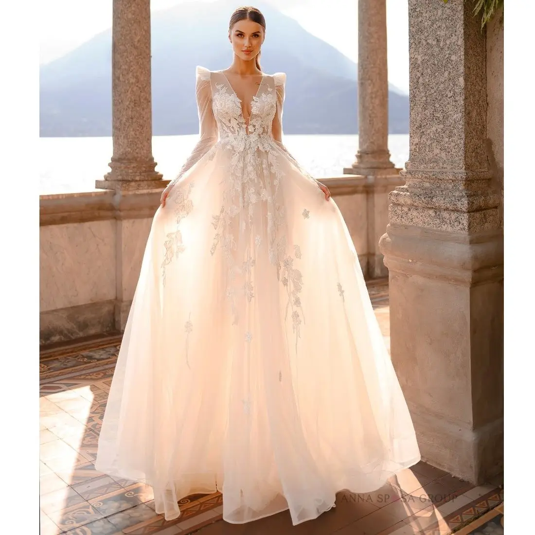 

Elegant Women Wedding Party Dress A-Line Lace Appliques Full Sleeves Bridal Gown V-Neck Brilliant Open Back Robe Mariée