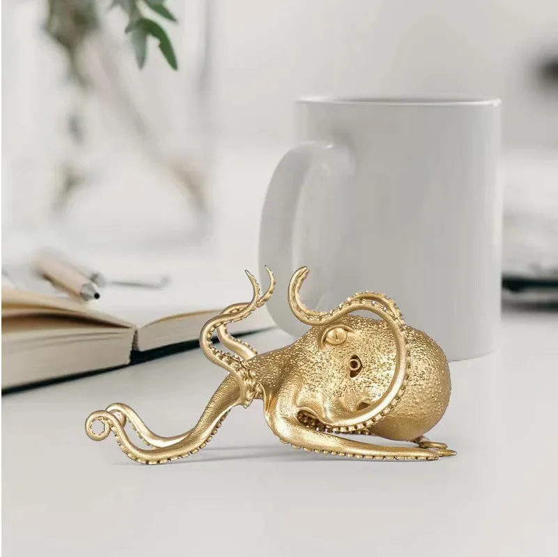 

Brass Octopus Stand For Computer Phone Pen Holder Funny Small Animal Shape Ornaments Gift Home Office Decoration