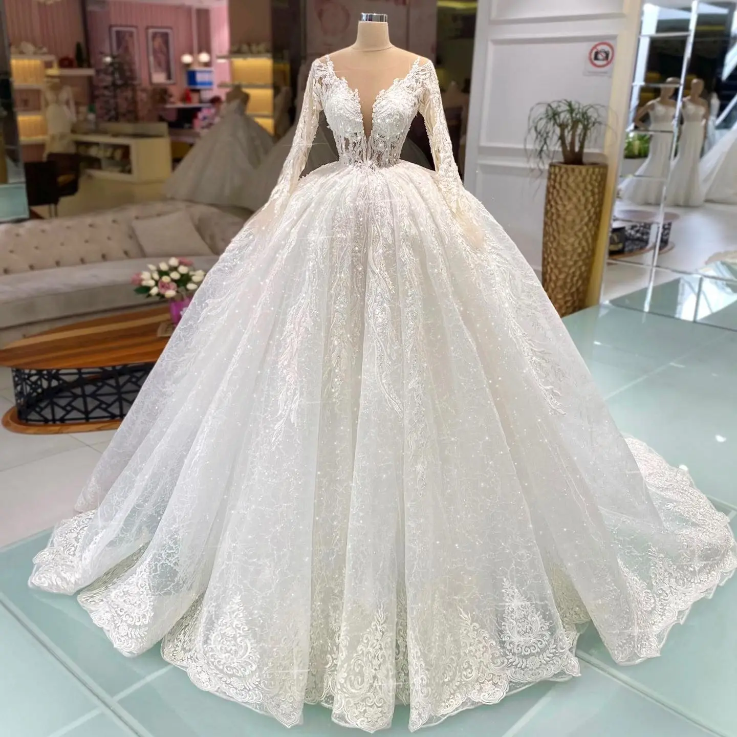 

Ball Gown Wedding Dress Long Sleeves V Neck 3D Lace Appliques Beaded Ruffles Sequins Bridal Gowns Custom Made Vestido De Novia