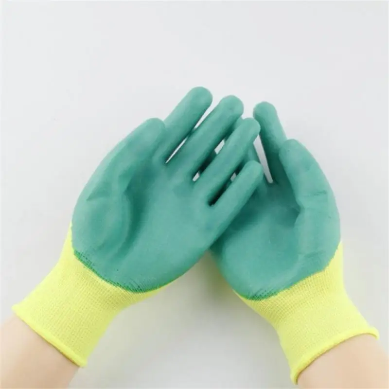 

Резиновые перчатки повышают эффективность работы. Удобный и гибкий Обучающий набор из нитрилового каучука