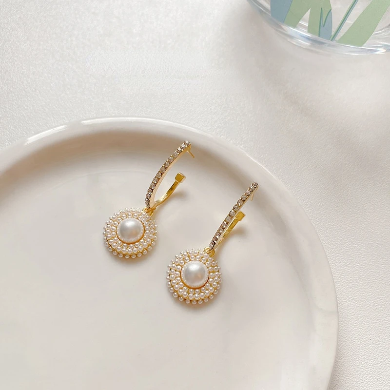 

VSnow Temperament Circle Geometric Imitation Pearl Dangle Earring for Women Fantasy C Shape Gold Color Metal Earring Jewelry