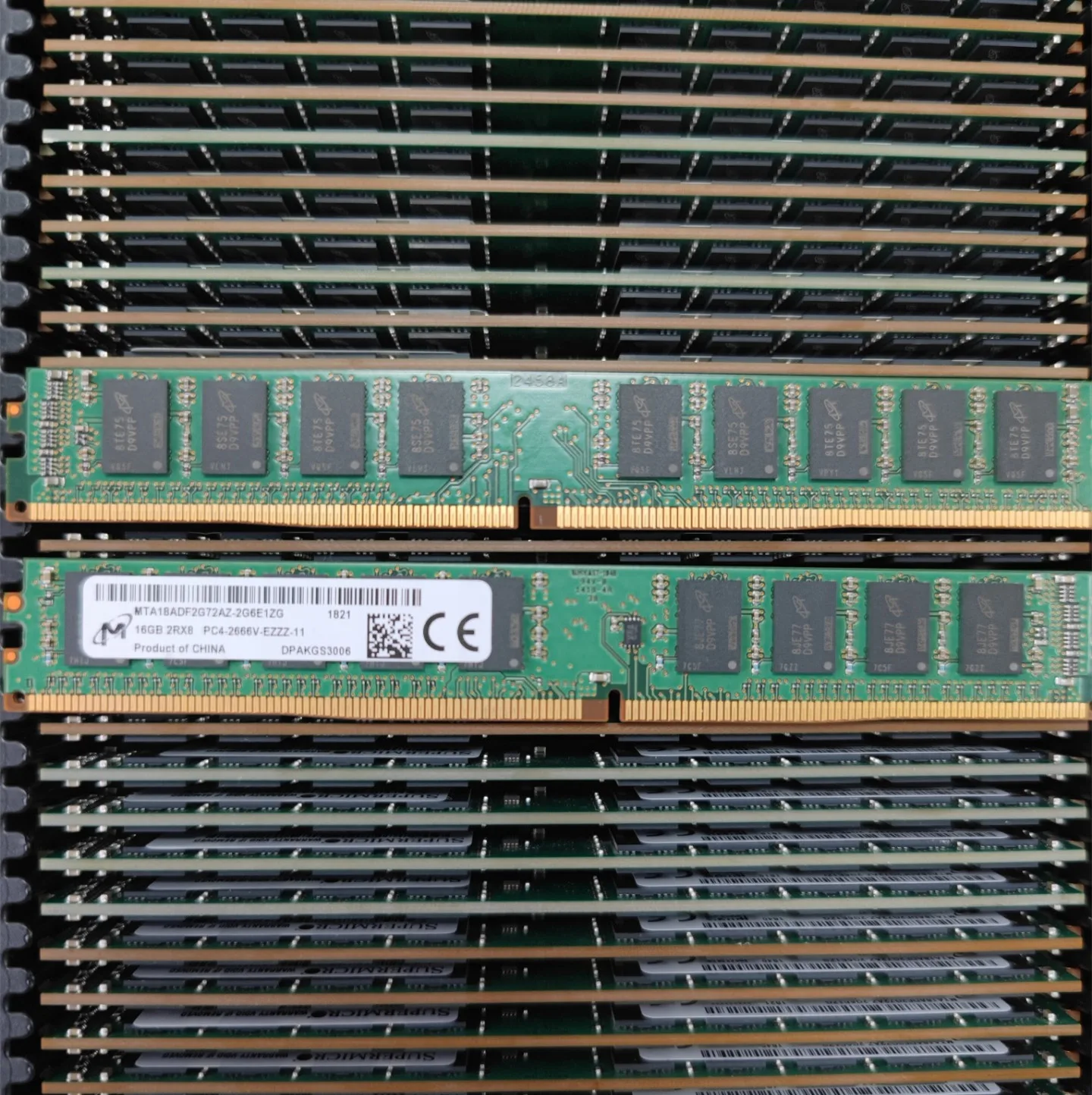 

Оперативная память Micron DDR4 ECC 16 Гб 2666 МГц VLP 16 Гб 2RX8