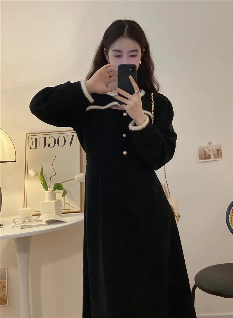 

GBG1813 Hollow out design dress Autumn and winter 2022 new style waist closing thin temperament long sleeve bottomed skirt