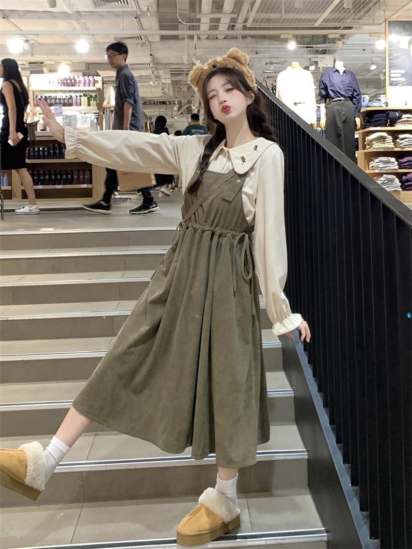 Маленькая серия чая с молоком облегающее талию платье на бретельках рубашки