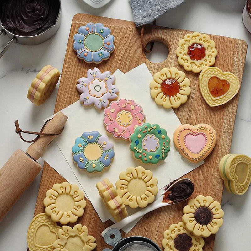 

4Pcs/set Cherry Blossom Flower Cookie Embosser Mold Christmas Sandwich Chocolate Jam Cookie Cutter Fondant Cake Decorating Tools