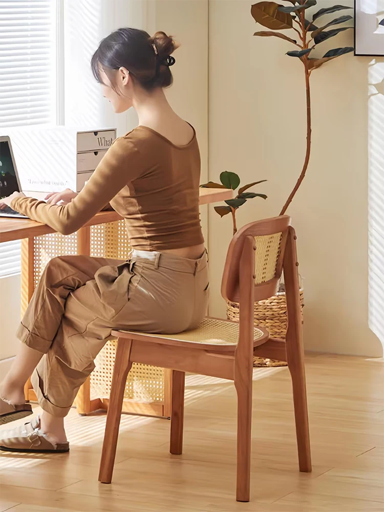 Скандинавский обеденный стул из цельной древесины ротанга Простой японский