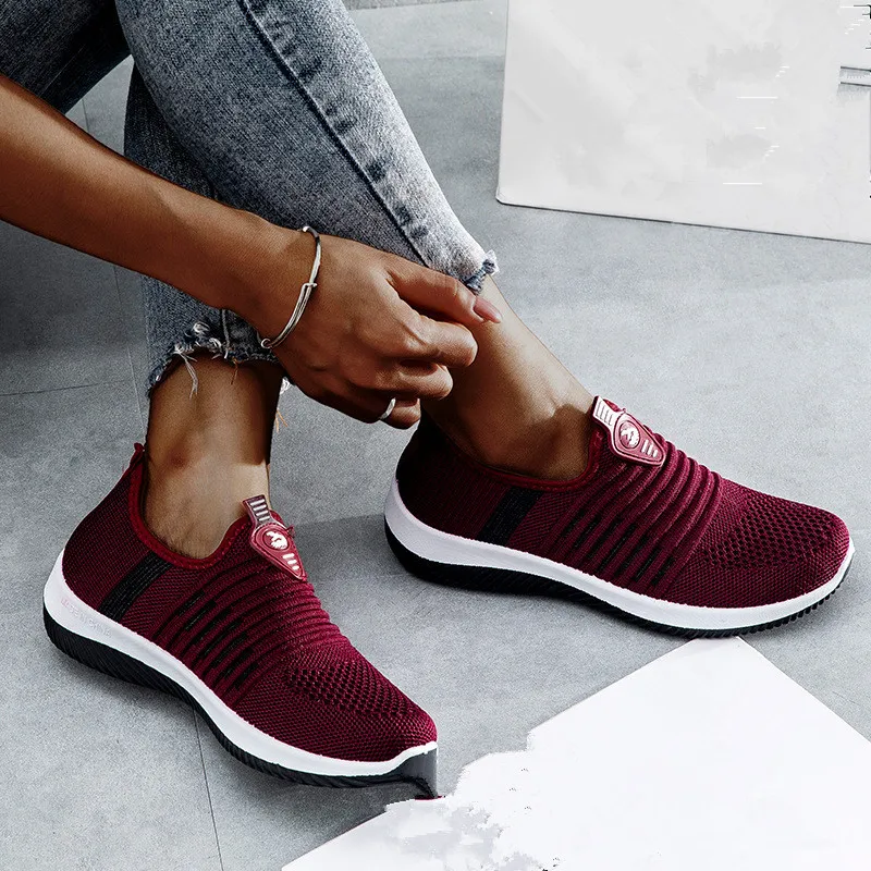

Новинка лета 2023, модная дышащая женская обувь большого размера, повседневная спортивная обувь, легкая женская сетчатая обувь на мягкой подошве