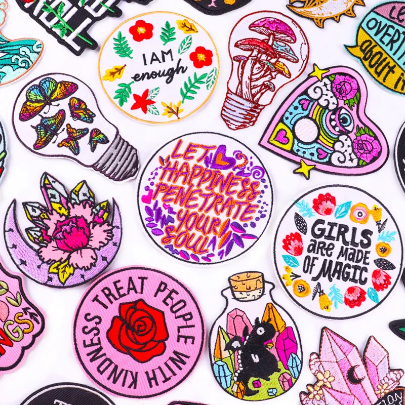 Нашивки с буквами и цветами для одежды термоклейкие патчи зеркальные глажки на