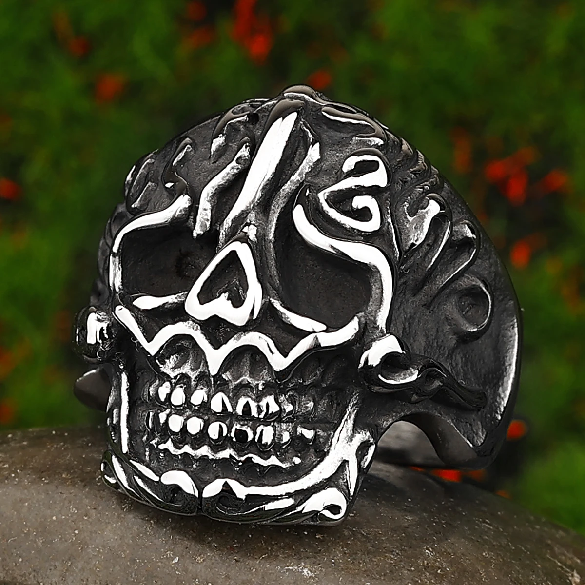 

Stainless Steel Men's Retro Personality Xiangyun Skull High Quality Hip Hop Punk Jewelry Set Creative Gift Customized Wholesale