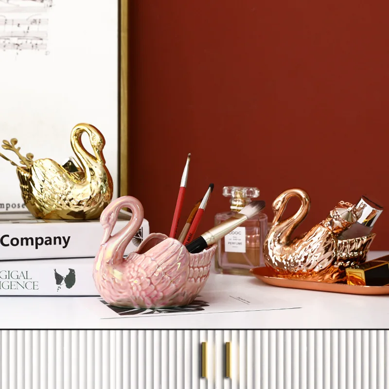 

Nordic light luxury pure ceramic swan jewelry box brush brush brush makeup brush girl bedroom romantic wedding decoration