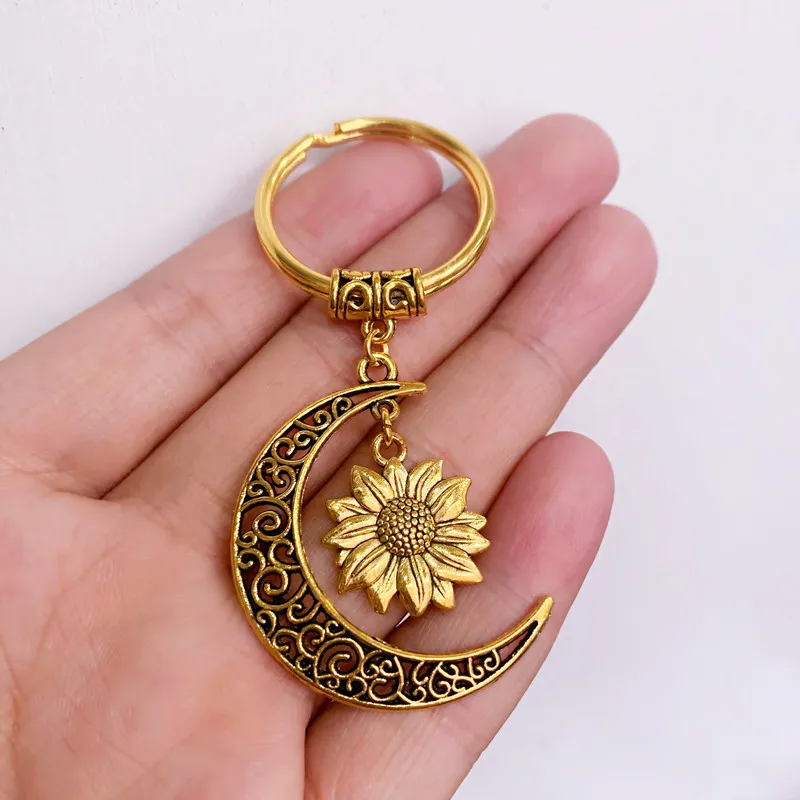 

Vintage Gold Moon Sunflower Keychain For Men Women Fashion Boho Jewelry Gift Witch Keyring Hollow Moon Pendant Key Accessories