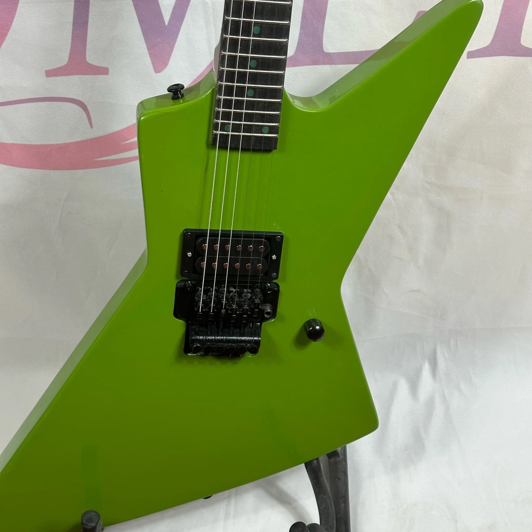 

High Quality Custom Shaped Goose Type Green Electric Guitar With Point Symbol Inlaid Fixed Bridge Closed Pickup