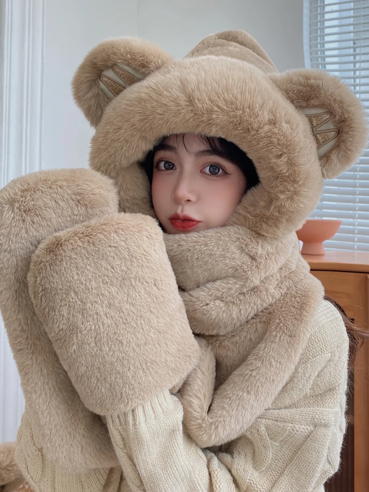 Рисунок 2 - Шарф с капюшоном и перчатки из трех частей