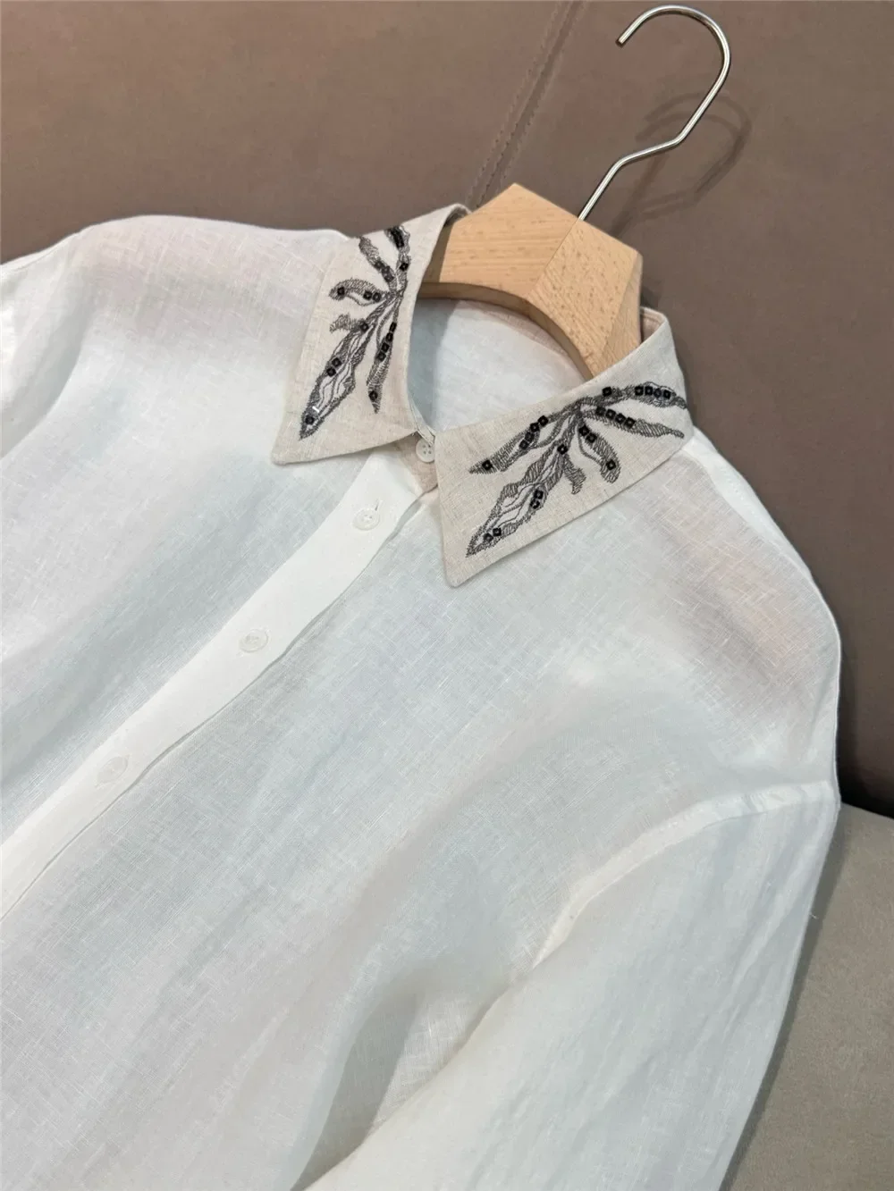 Женская рубашка с длинными рукавами и вышитыми пайетками весенняя новая