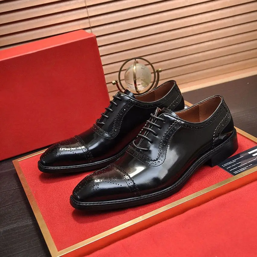 

Новое поступление, классические брендовые дизайнерские мужские официальные деловые туфли из натуральной кожи, дышащие туфли Qh0p1