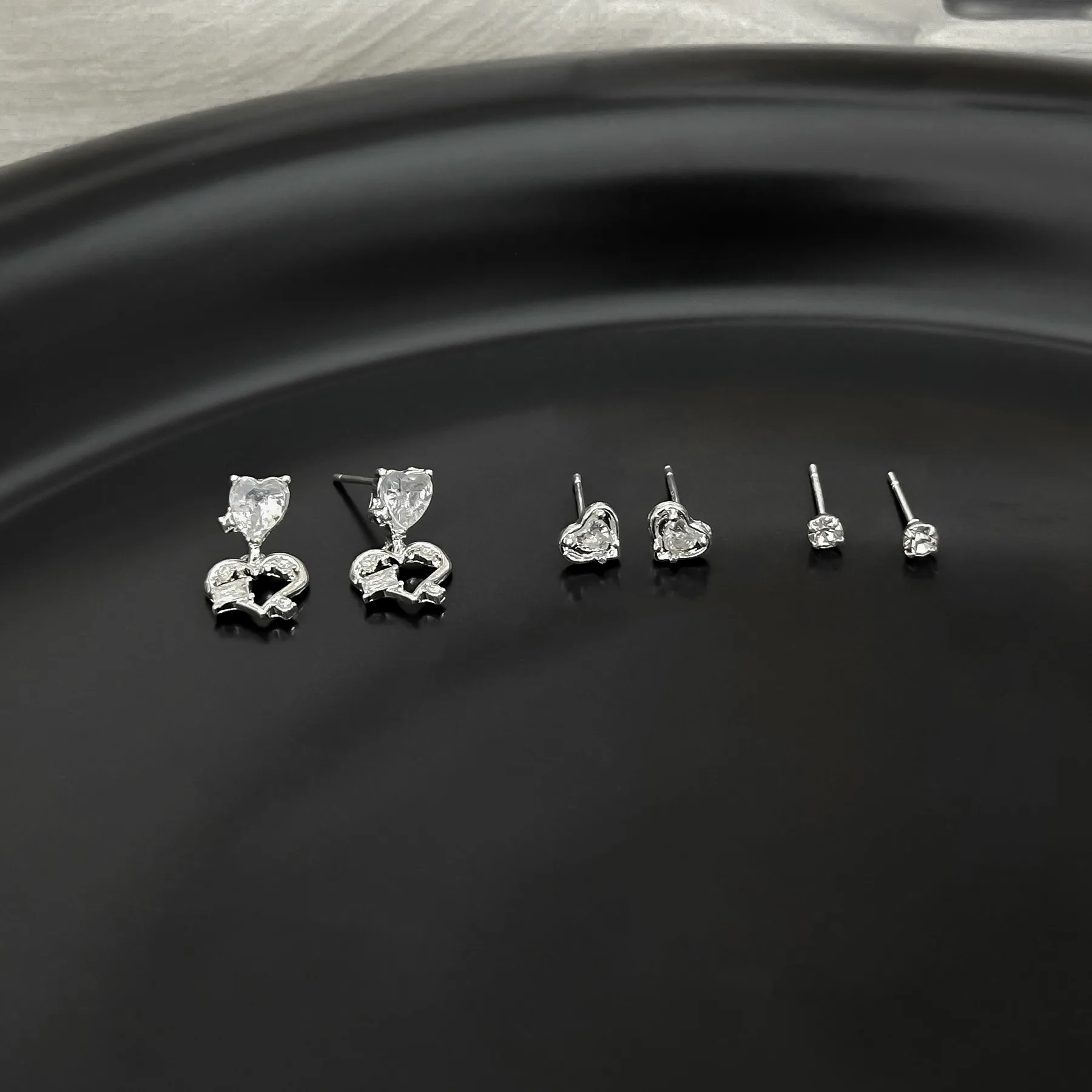 Комплект женских серег-гвоздиков с серебряным покрытием и жемчугом