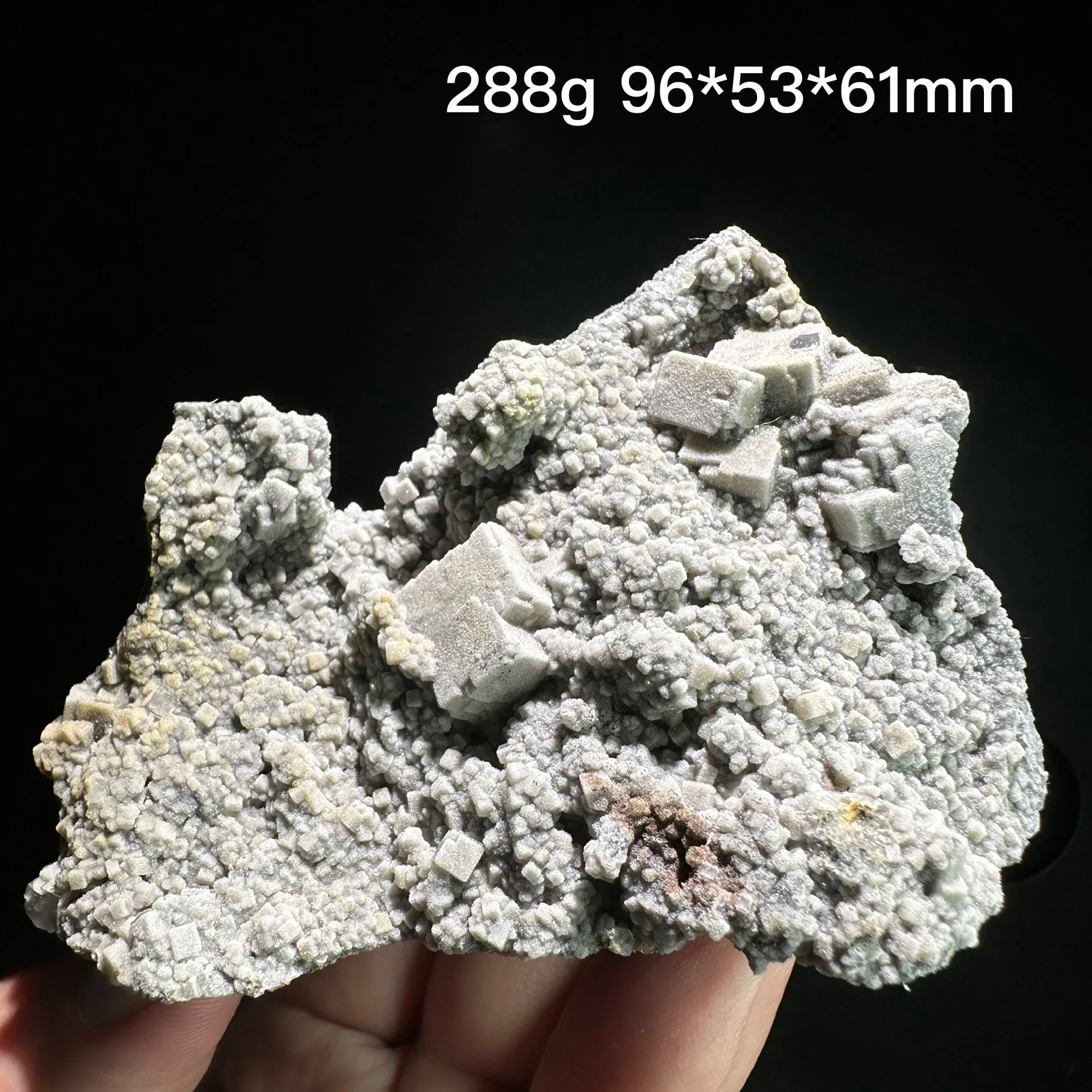 Натуральный флюорит зернистый образец кристаллической кластеры матрица