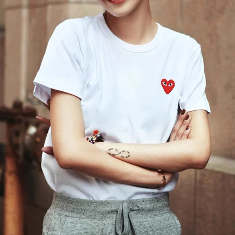 

Japan Play Red Black Love Embroidered Couple Model Men and Women Same Casual Round Neck Short Sleeve T-shirt