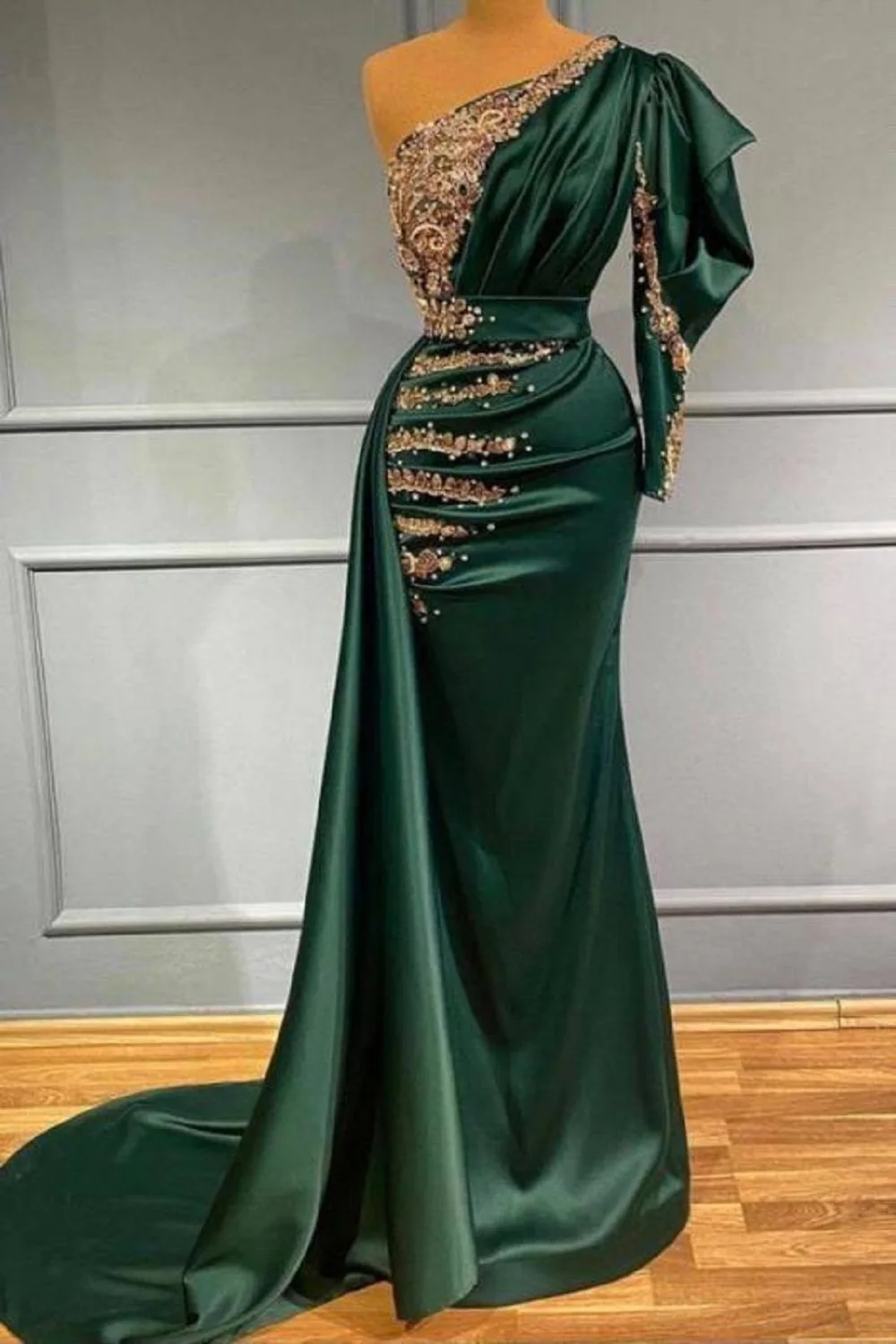 

Emerald Green Satin One Shoulder Evening Dress Long Appliques Ruched Luxury Women Wedding Prom Formal Party Gowns 2022 Vestidos
