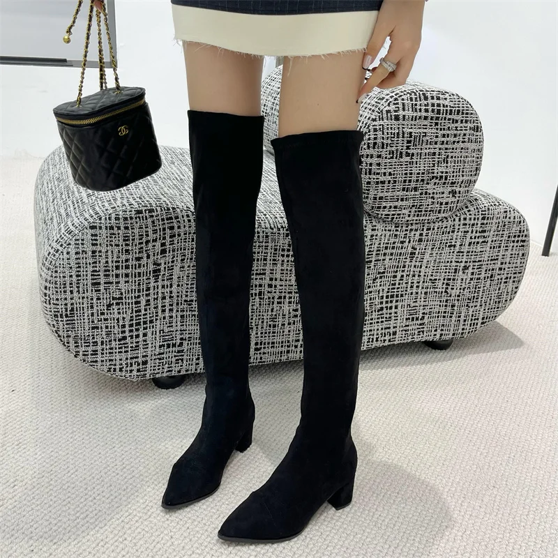 Сапоги женские замшевые выше колена заостренный носок низкий каблук черные