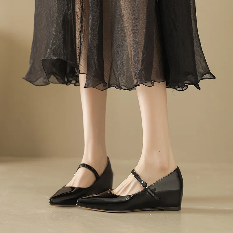 Женские туфли мэри джейн из лакированной кожи с острым носком