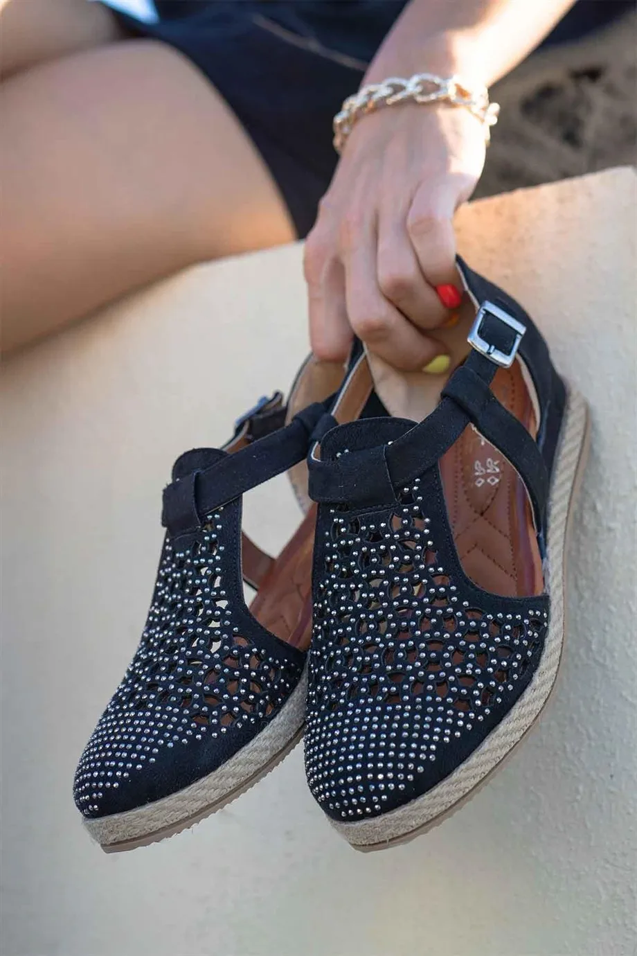 

Синьбера Суэт санталет