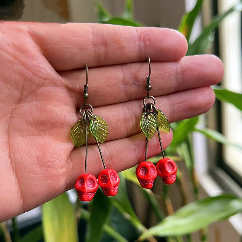 

2022 Vintege Punk Goth Skull Head Cherry Red Drop Dangle Earrings for Women Witch Charm Jewelry Wholesale Earrings Aesthetic