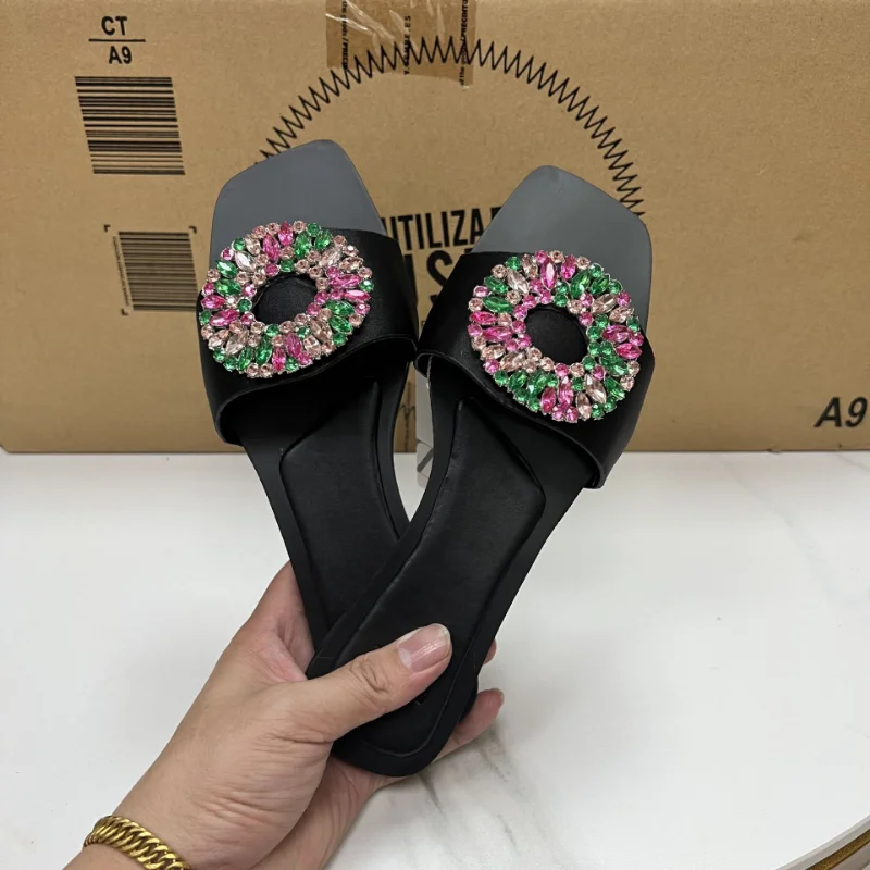 Women's Slippers Flat Bottom Outside Shoes Female Large Crystal Buckle Design Transparent Slides Summer 2023 Ladies Flip Flops