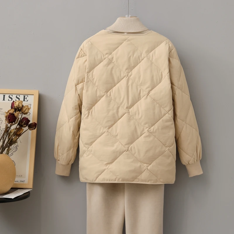 Корейское короткое свободное пуховое пальто с ромбической сеткой без воротника