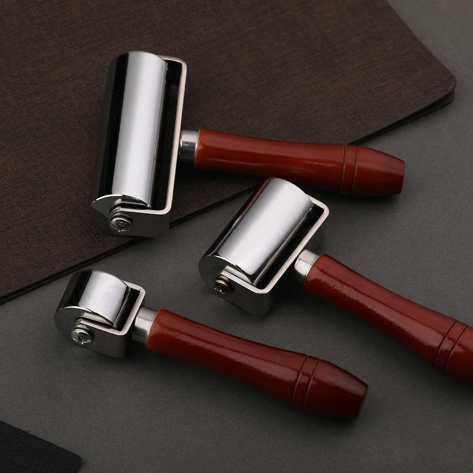 Набор рабочих инструментов для кожи DUTRIEUX с деревянным и стальным материалом