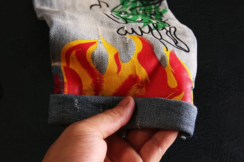 Skull Graffiti Printed Ripped Denim Jeans Hip Hop Distressed Biker Jeans Fashion Streetwear Slim Pants Joggers Y2k Men’s Jeans