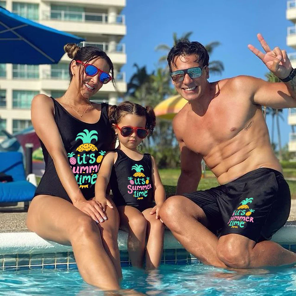 2022 Summer Family Look Swimwear Mommy and Me Bikini Bathing Suits Daddy Son Shorts Family Matching Beach wear Swimsuits