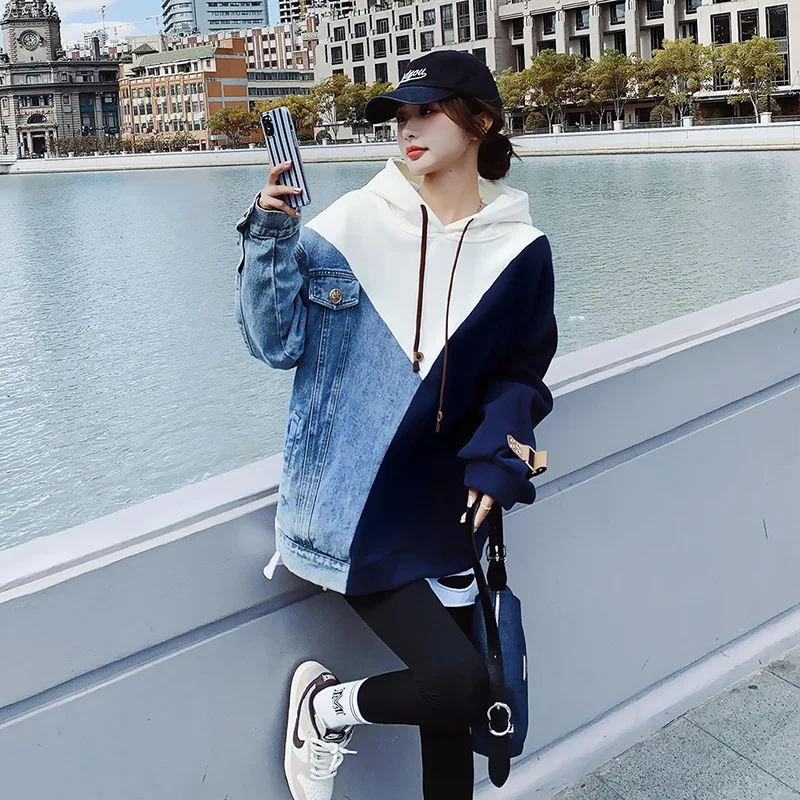 Рисунок 2 - Женский джинсовый свитер с капюшоном