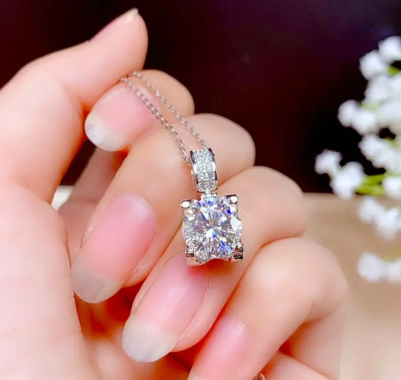 

Silver 925 Original 3 Carat Diamond Test Past D Color Moissanite Cow Head Pendant Necklace Women Gemstone Chain Classic Jewelry