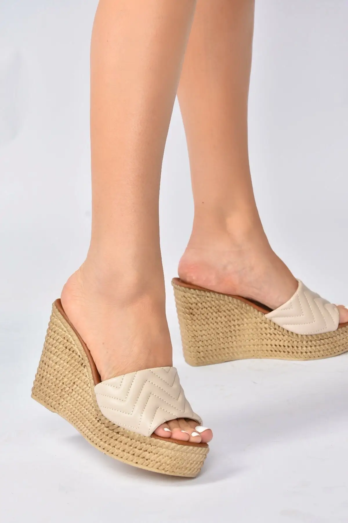 

Women's high heel thick band slipper K250050009