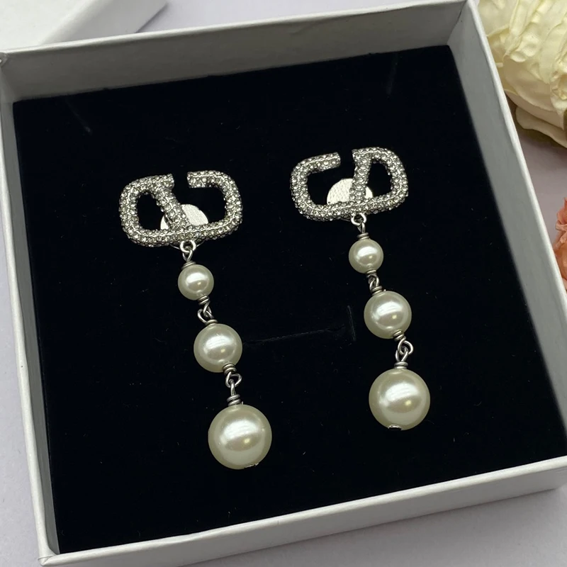 

Женские серьги-гвоздики в европейском и американском стиле с жемчугом