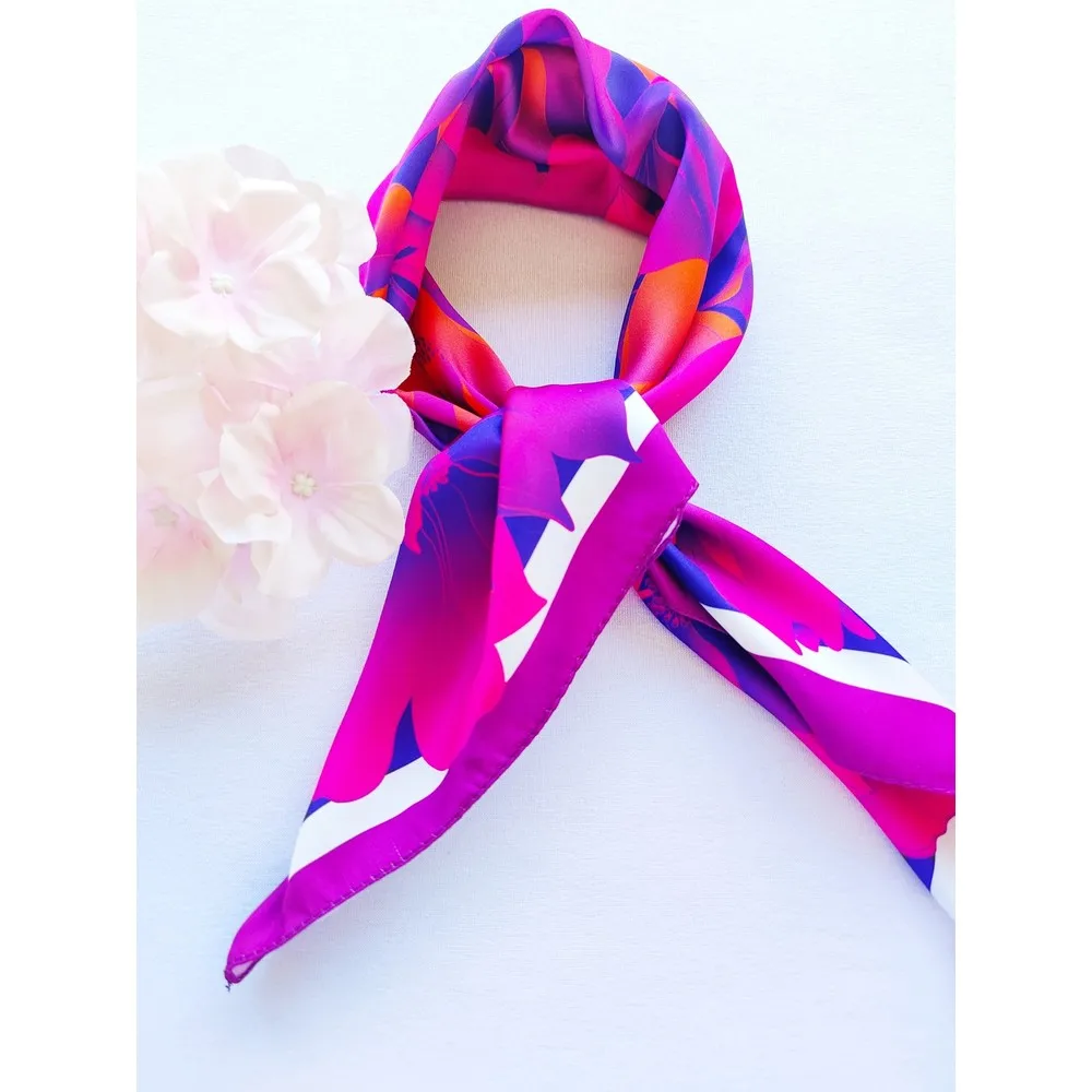 

Женская модель, бандана, повязка для волос