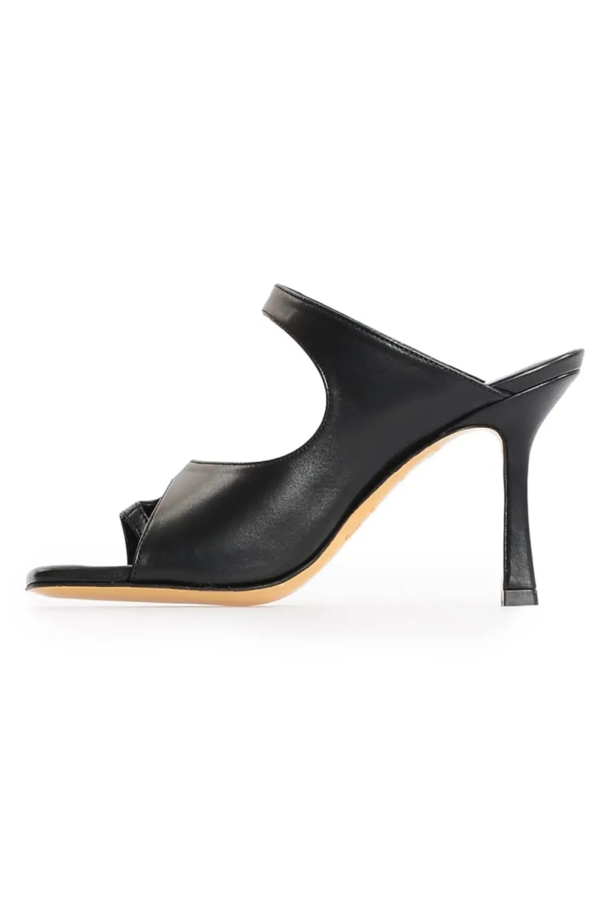 

Women's black leather flip-flops