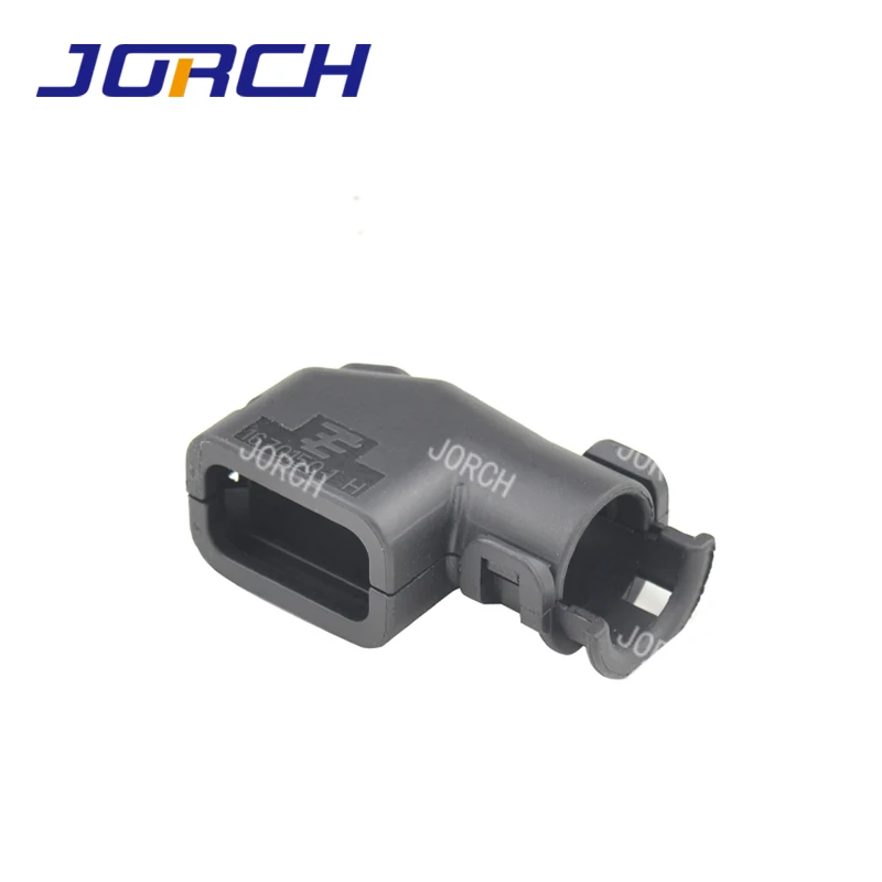 

Автомобильный коннектор TE Connectivity / AMP 1670150-1