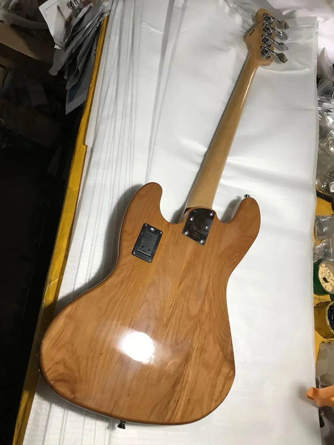 Classic high quality 4 string Jazz electric bass Natural color Alder body maple neck customizable free delivery |