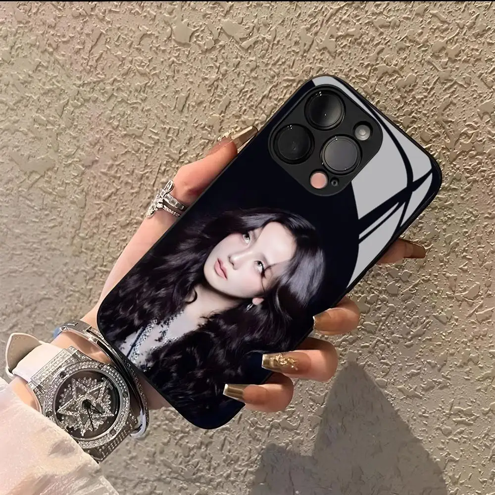 Фото Чехол для телефона Jisoo AMORTAGE S-singers-s для iPhone 17 16 15 14 13 12 Pro Max Xr Air Plus, черный/серебристый, жесткий корпус №1
