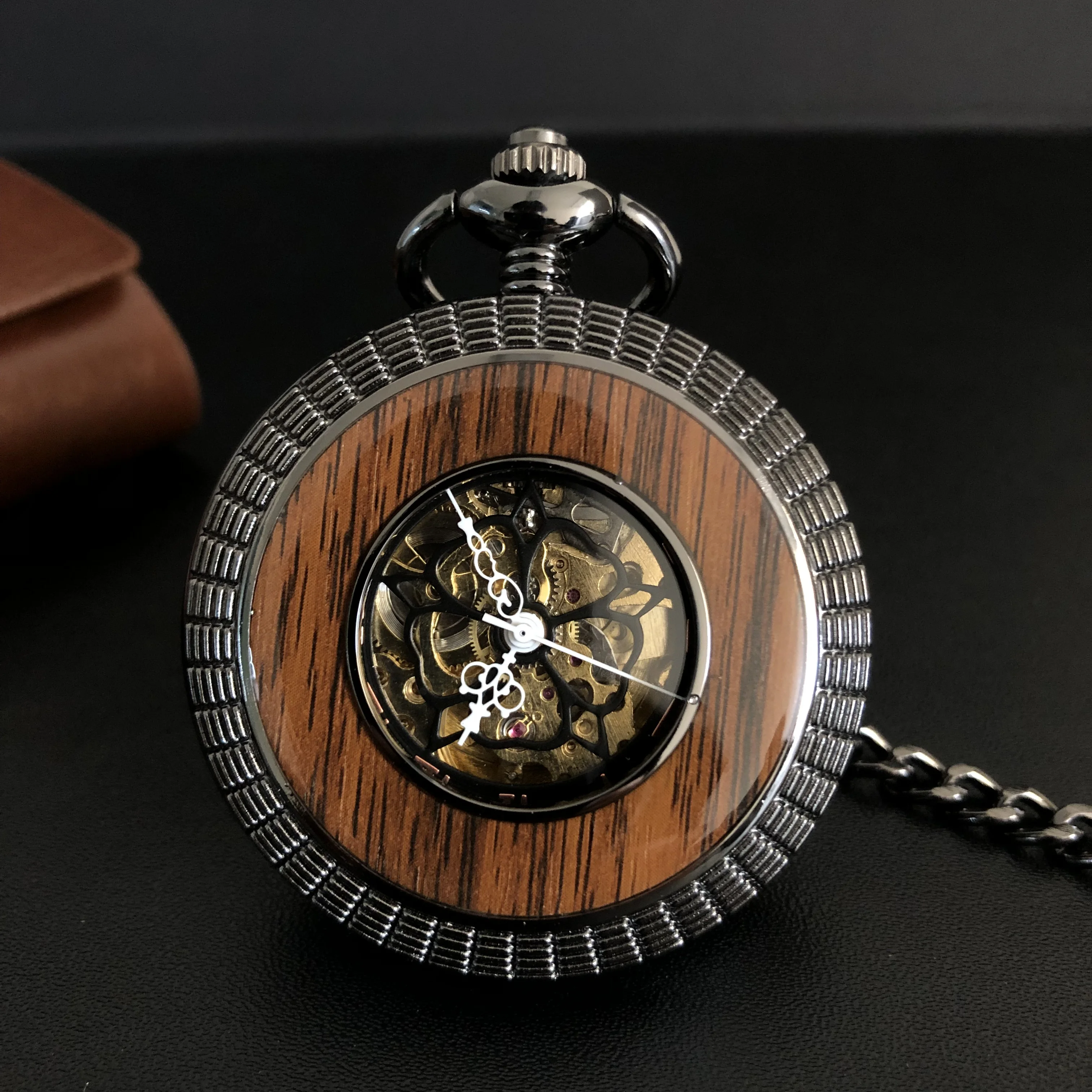 

Minimalist Wooden Big Dial Roman Numerals Wind Mechanical Hand Pocket Watch Necklace Pendant Gifts For Women Or Man