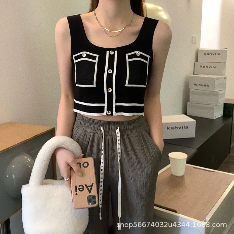 

2023 summer women's retro single-breasted short section exposed umbilical cord knitted camisole summer women's Slim Slim thin