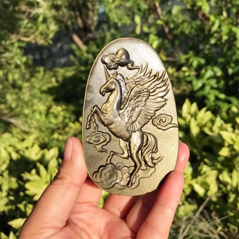 Кулон в виде единорога из натурального золотистого обсидиана 9 5 см резная